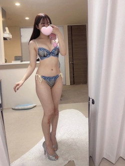 川村りりな